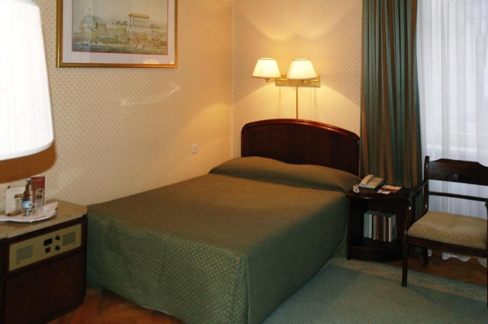 Business Room - Photo 9