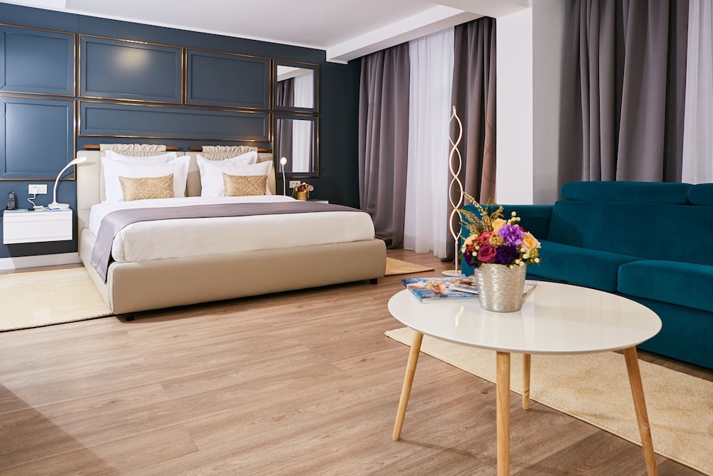 Double Deluxe King Room
