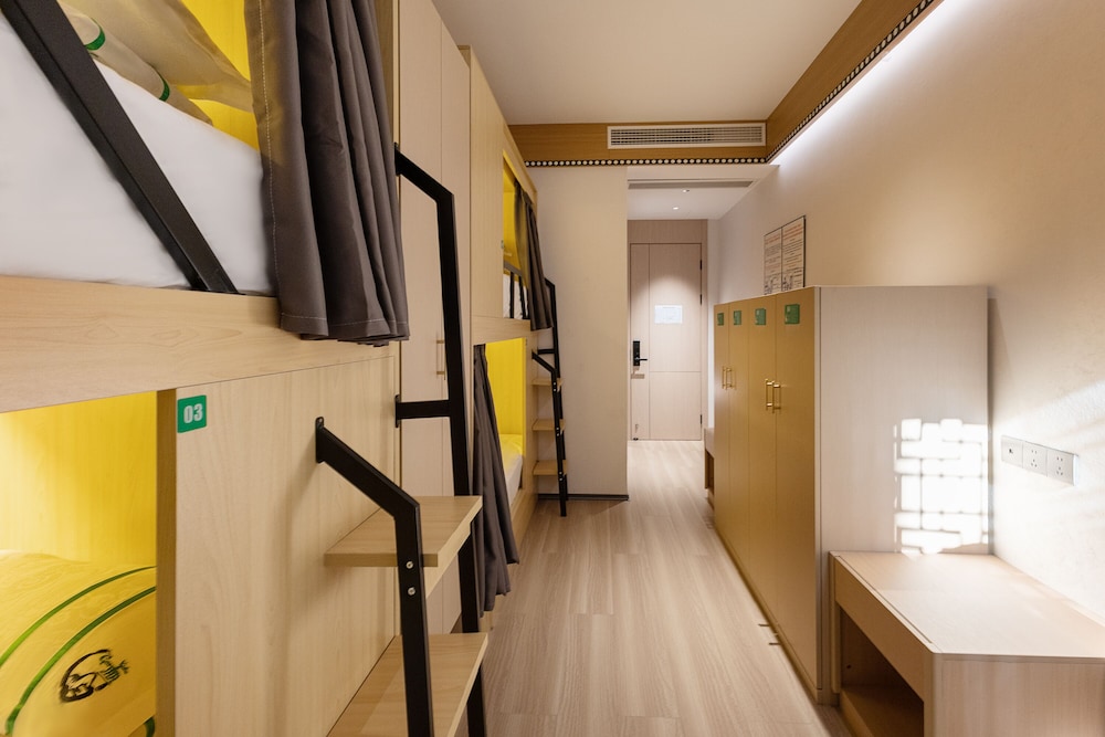 Economy Shared Dormitory, Men only photo 1