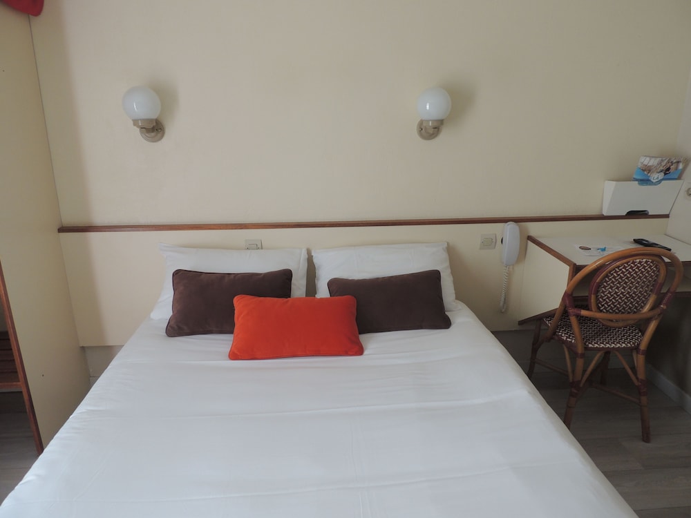 Economy Double or Twin Room, Multiple Bedrooms photo 3