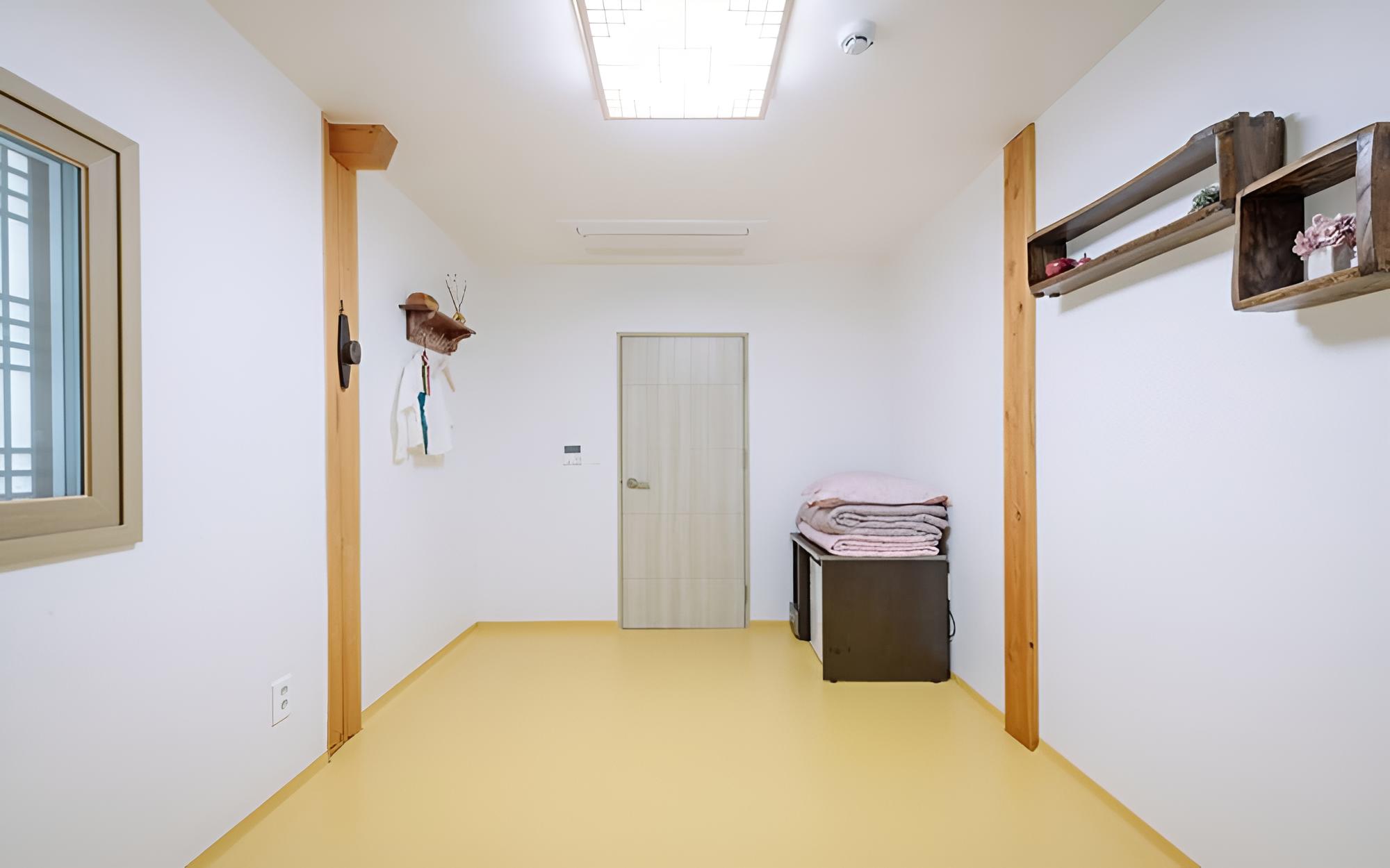 Room (Iryu 201) - Photo 2