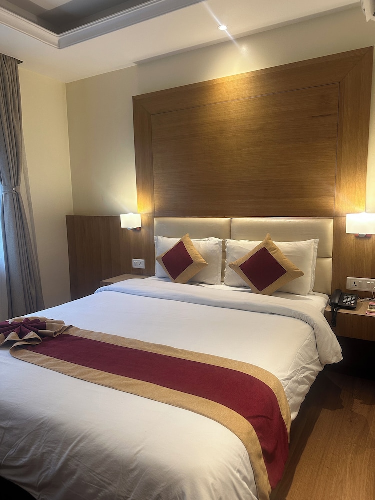 Deluxe Double Room, City View