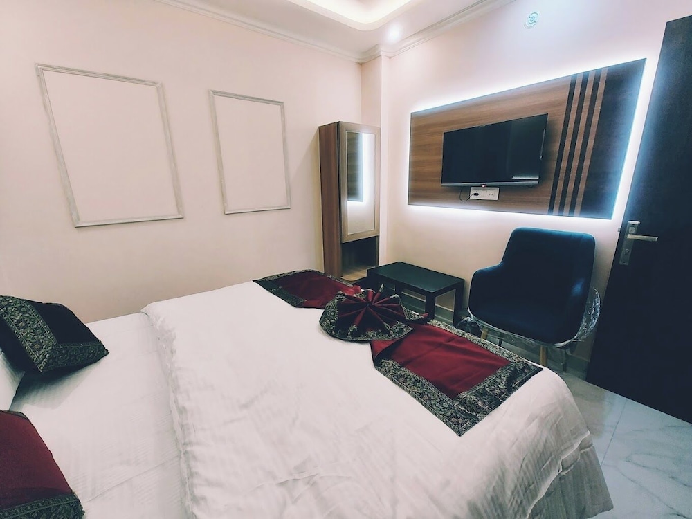 Deluxe Double Room, City View