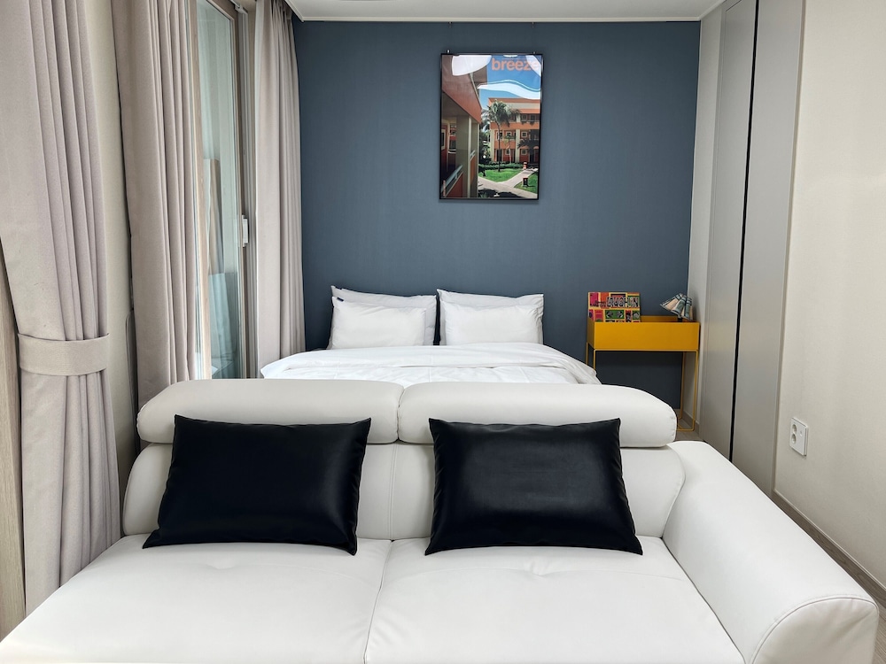 Deluxe Suite photo 2