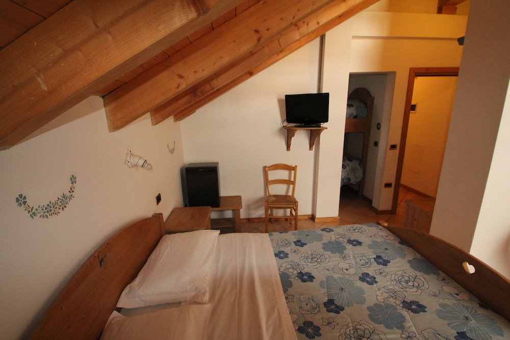 Economy Quadruple Room, 2 Bedrooms