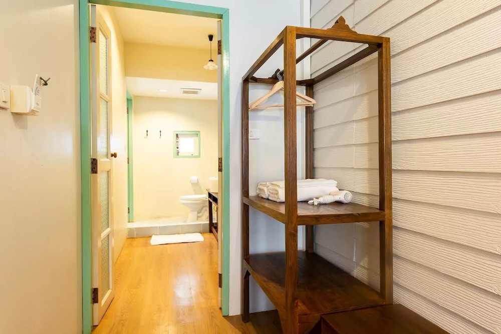 Lower Deck North Room photo 2