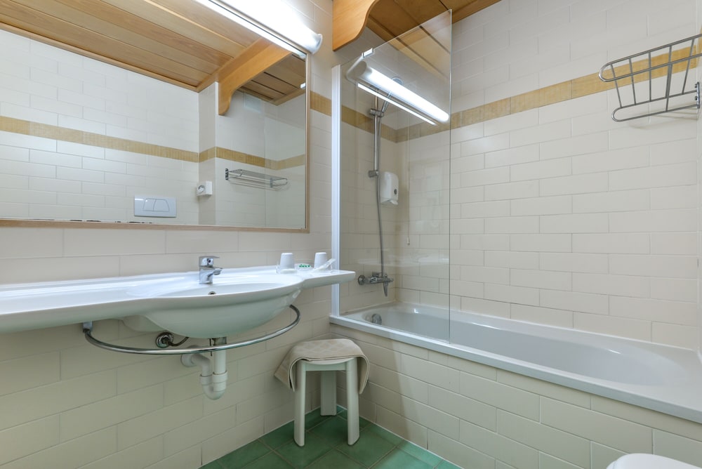 Classic Double Room - Photo 43