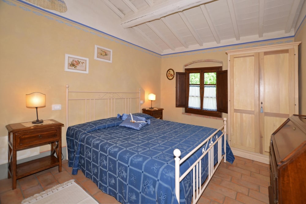 Family Villa, Multiple Bedrooms, Mountainside (Villa Casacheta) photo 2