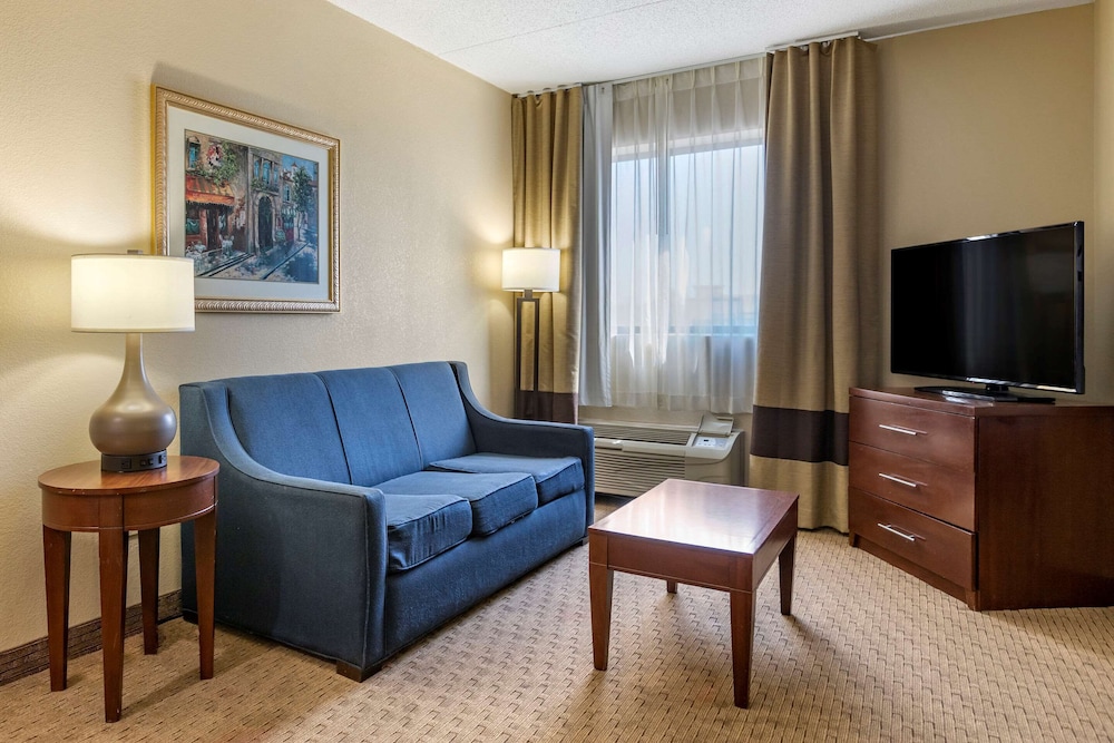 Suite, Multiple Beds, Non Smoking photo 3