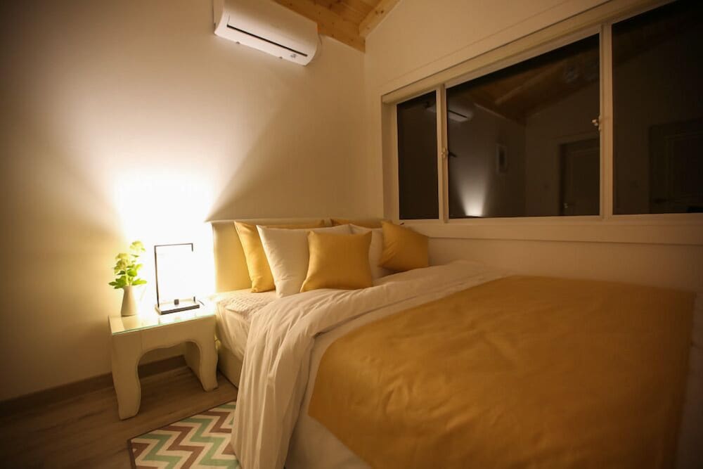 Room (Natural) - Photo 10
