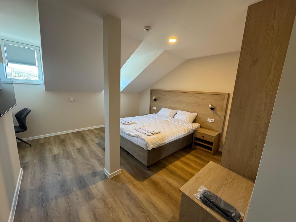 Basic Double Room, Park View
