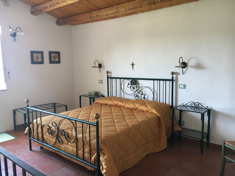 Comfort Quadruple Room, Valley View