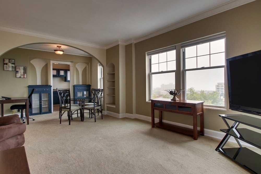 Deluxe Suite, 1 Bedroom, Lake View