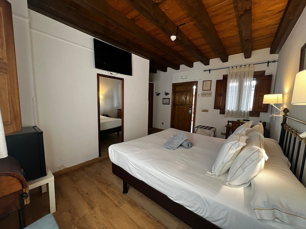 Standard Double Room photo 3