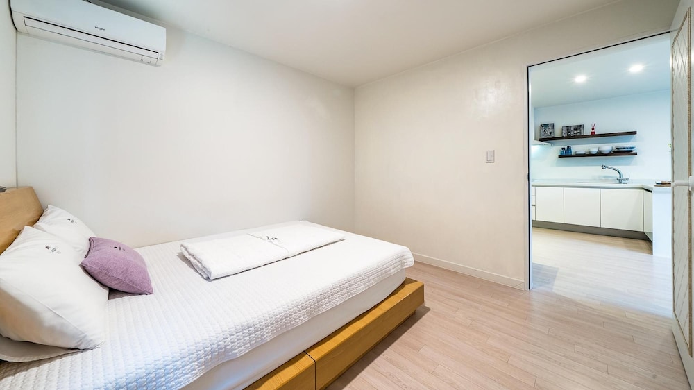 Basic Room, 1 Bedroom (202(No consecutive-night bookings)) - Photo 11