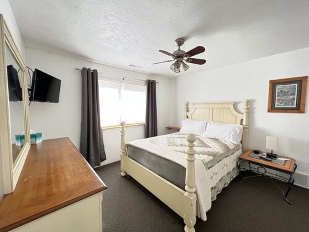 Comfort Suite, 3 Bedrooms, Non Smoking, Kitchenette (Master) photo 3