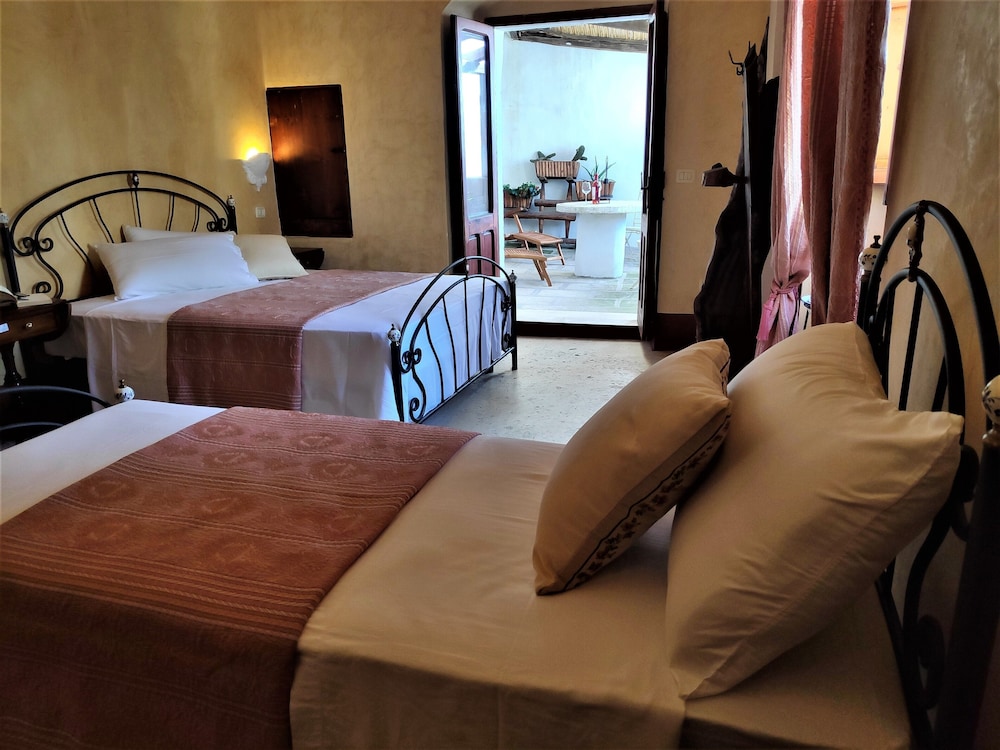 Luxury Triple Room, Accessible, Non Smoking (11) photo 2