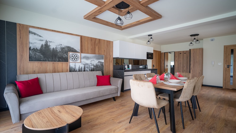 Apartment (P4) photo 1