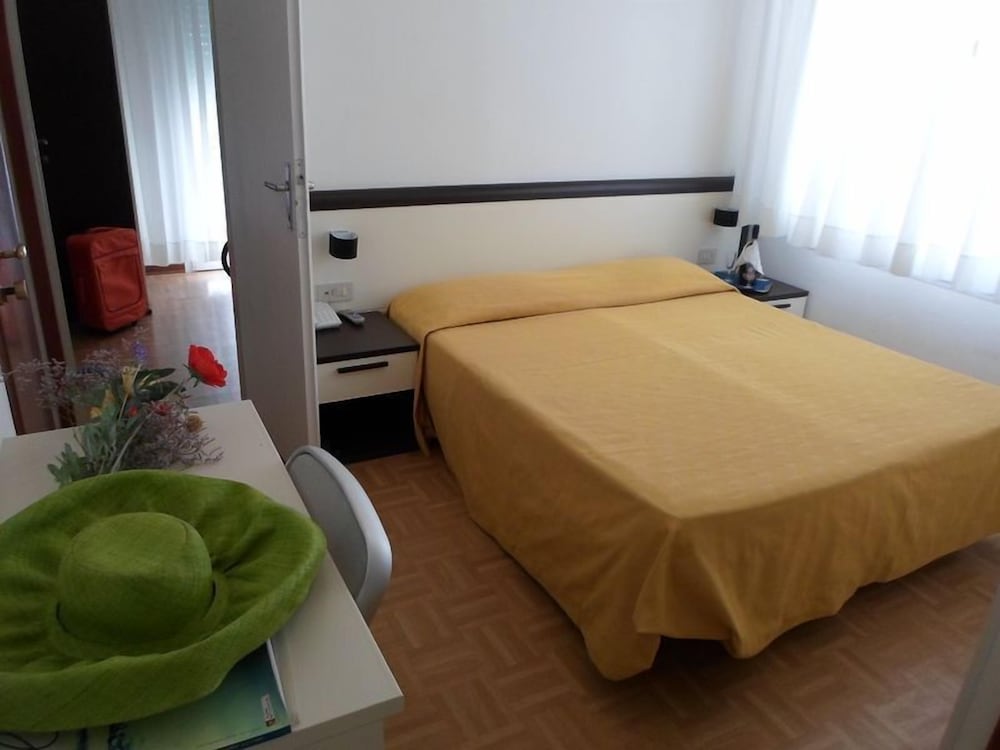 Family Quadruple Room, Multiple Beds - Photo 8