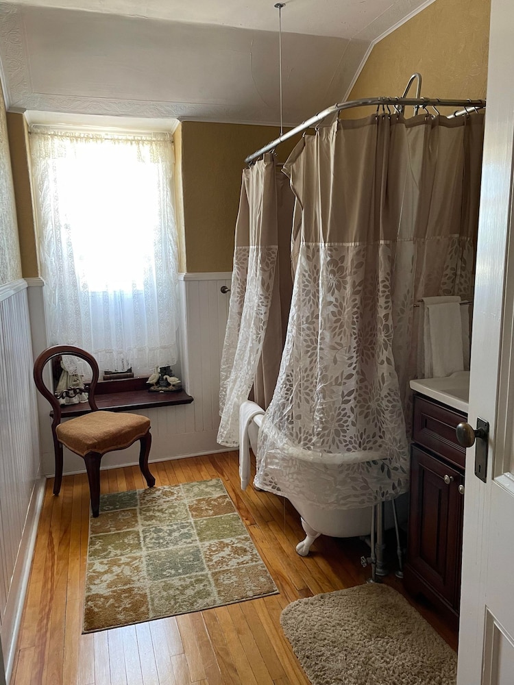 Single Room, Private Bathroom, Garden View (Single) photo 3