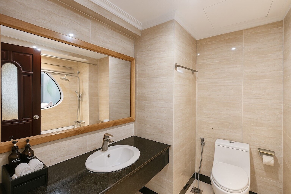 Deluxe Room, Sea View - Photo 5