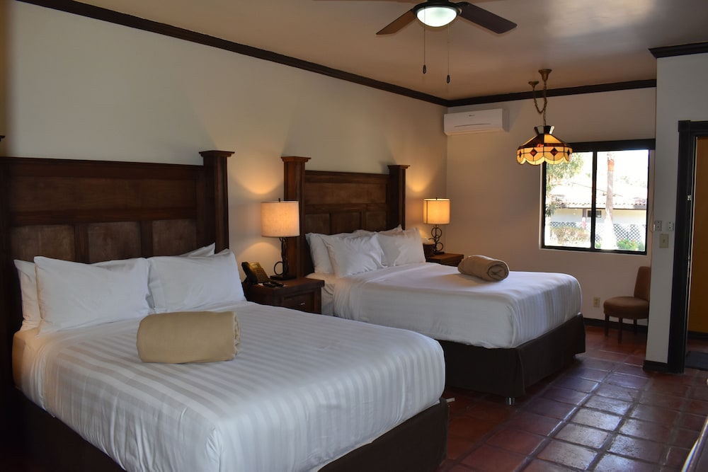 Standard Double Room, 2 Queen Beds