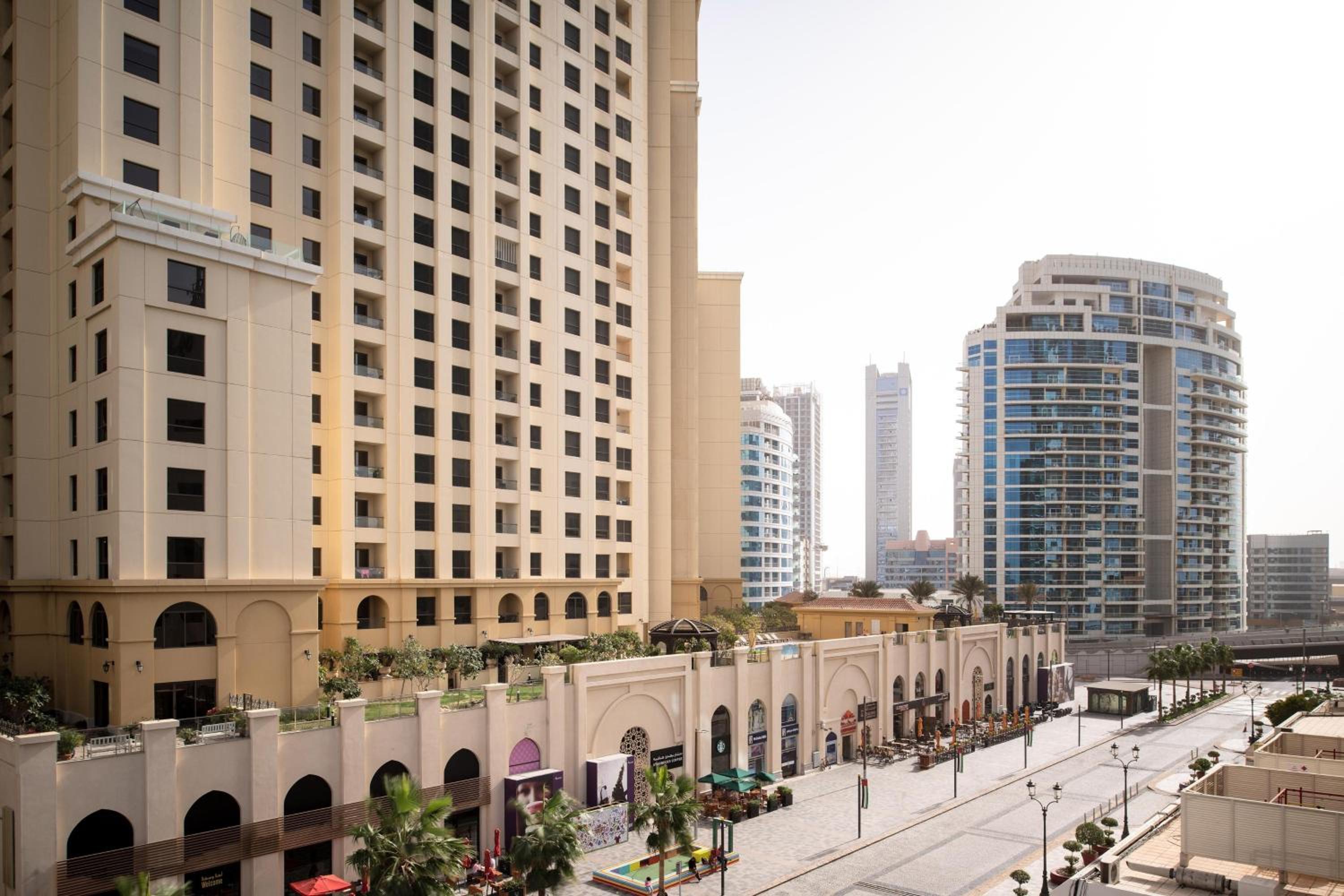 Premium King Suite JBR View with Club Lounge Access - Photo 1