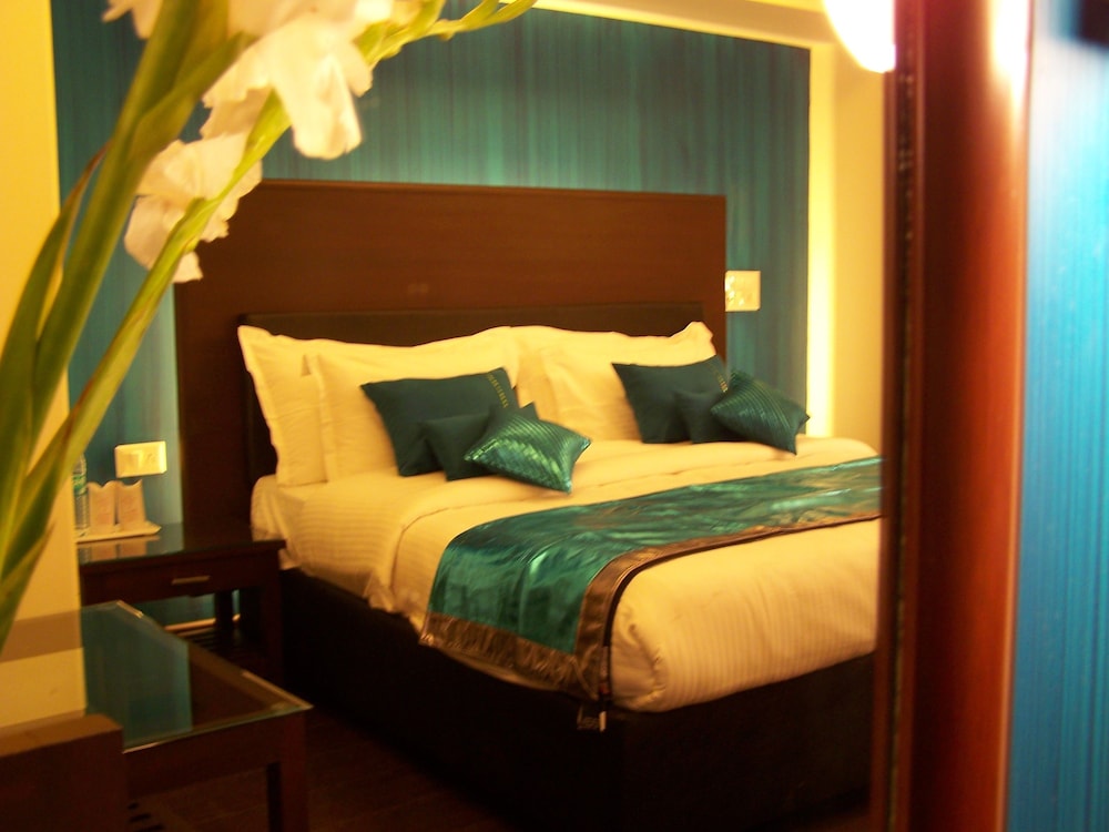 Deluxe Room - Photo 6