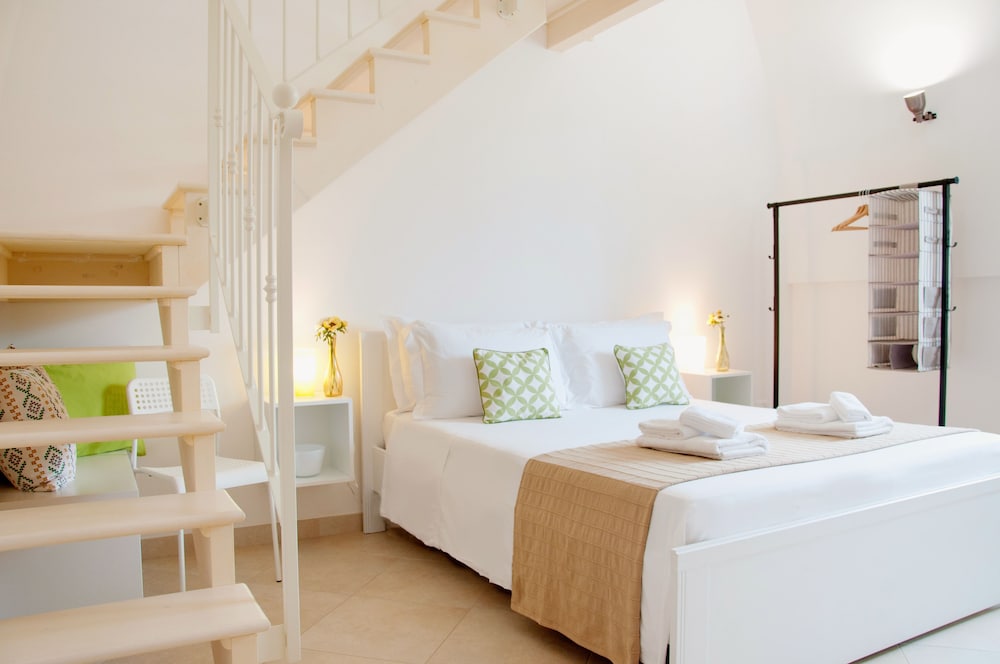 Triple Room (Nido)