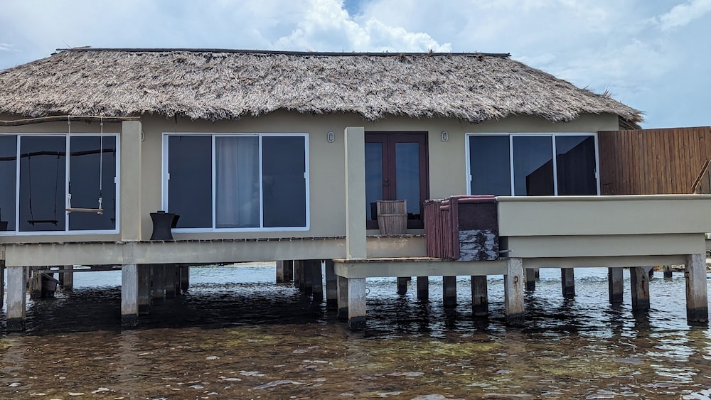 Bungalow, 2 Bedrooms, Private Pool, Ocean View photo 1