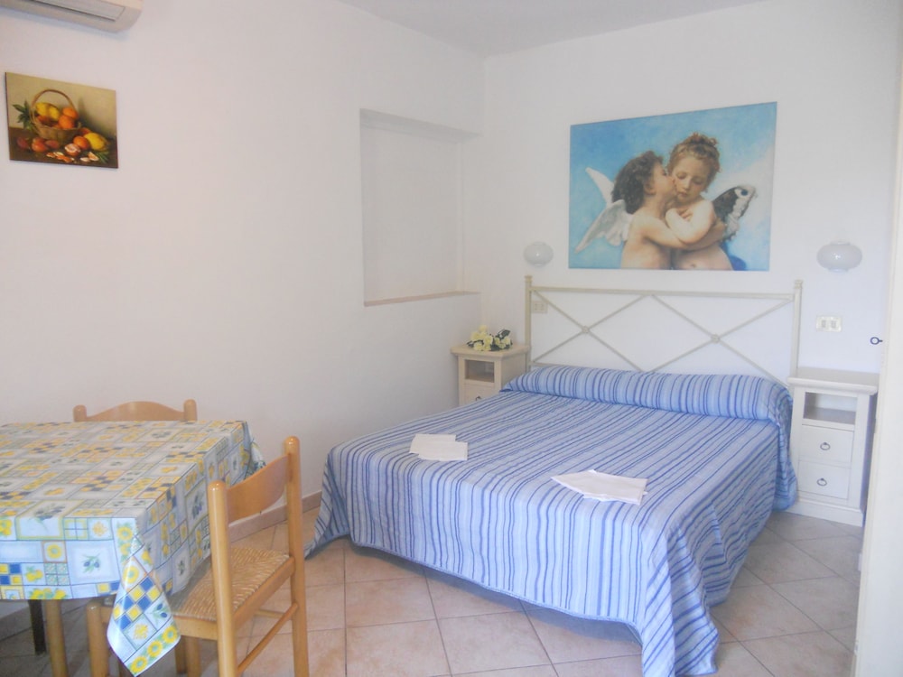 Basic Studio, Kitchenette (2 pax)