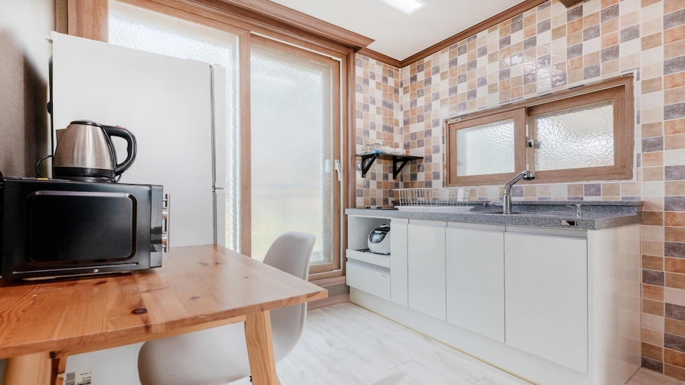 Basic Room, 1 Bedroom (A202) - Photo 9