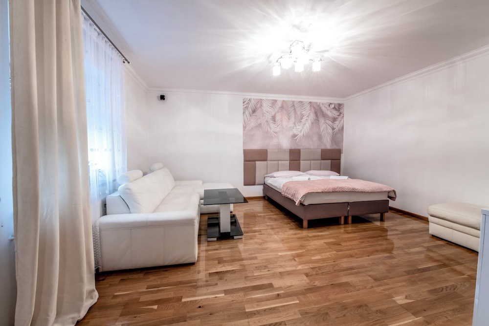 Family Apartment photo 3