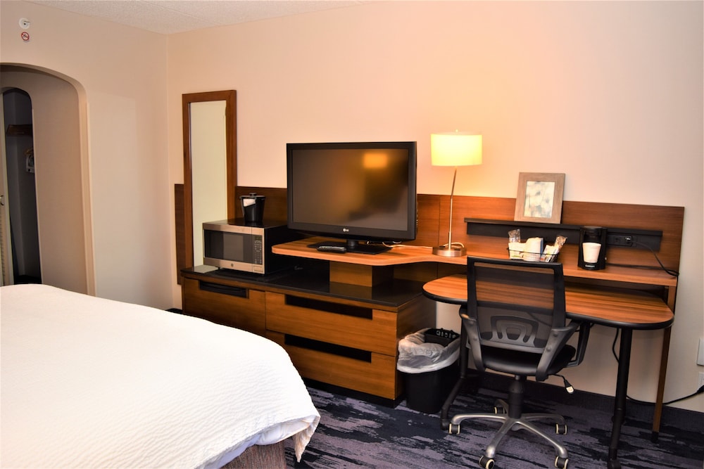 Room, 1 King Bed - Photo 6