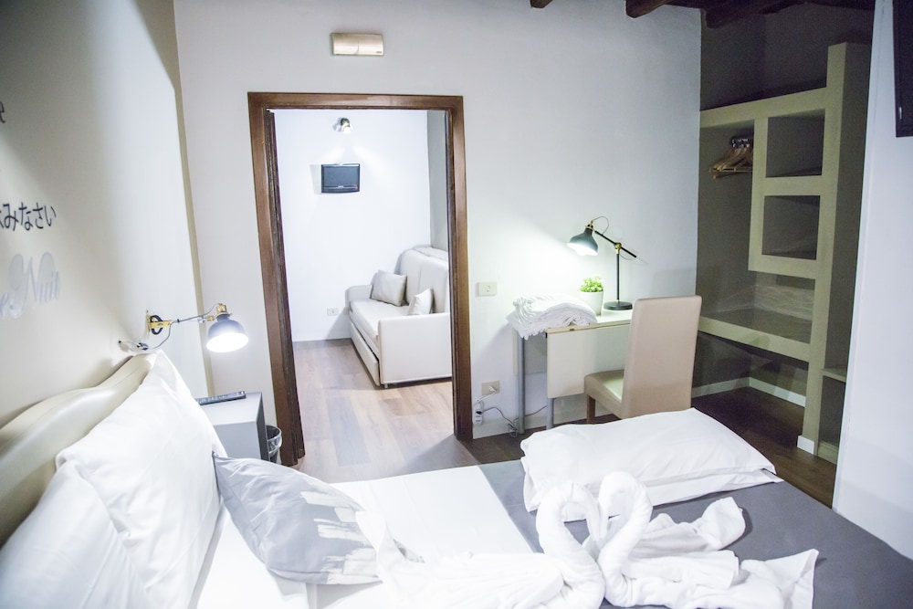 Deluxe Room, Kitchenette photo 1