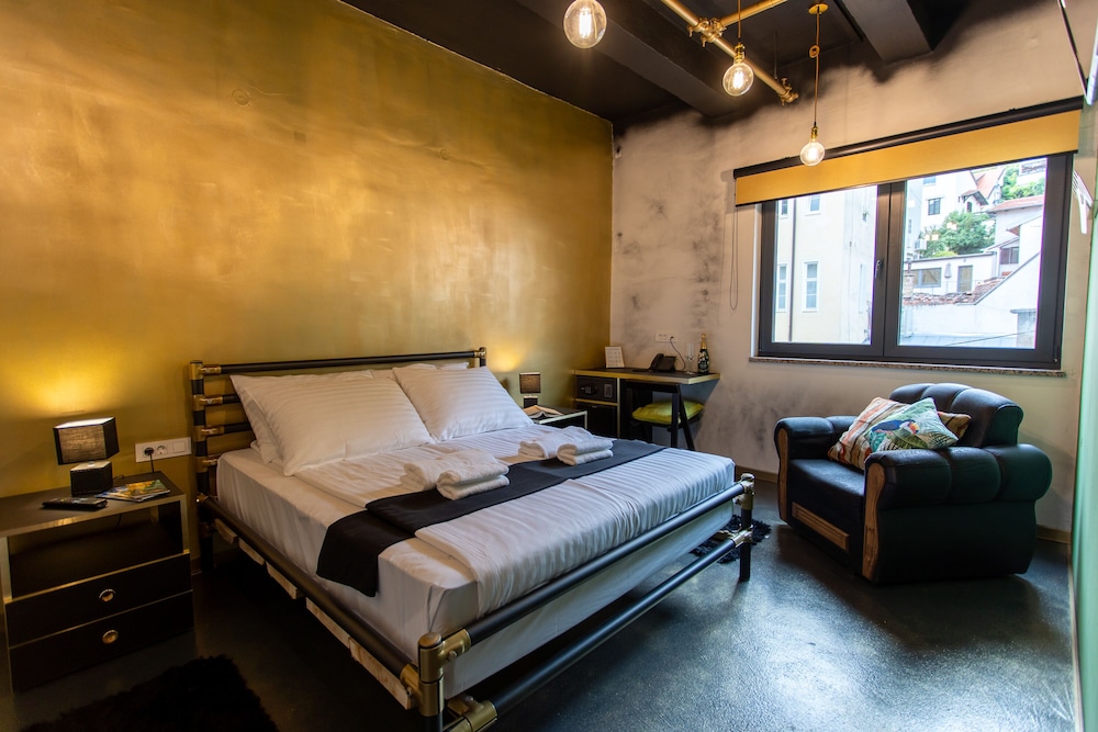 Historicism Room, Upper Town View photo 2