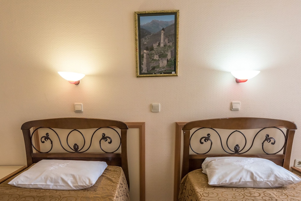 Standard Double or Twin Room, 2 Twin Beds, Mountain View photo 2