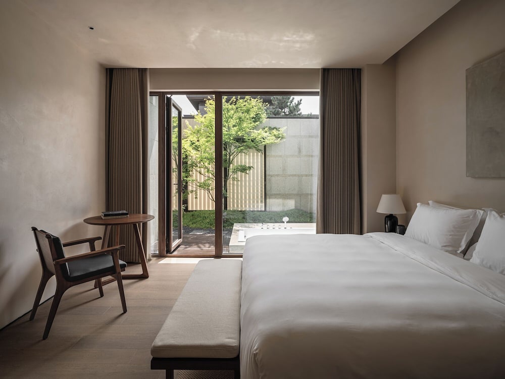 Luxury Room