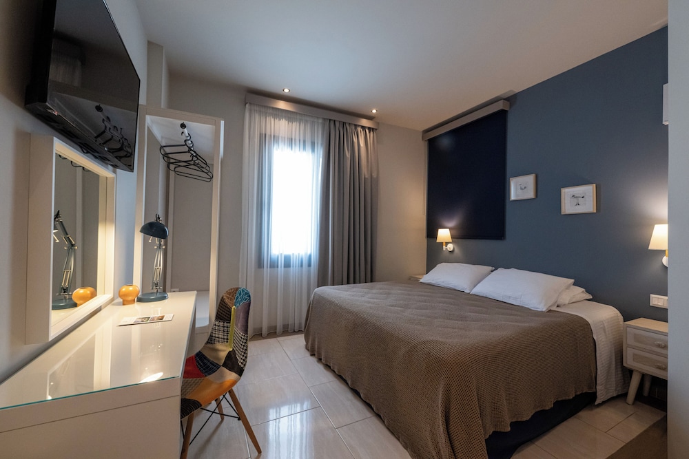Deluxe Apartment, 3 Bedrooms, Private Pool, Ground Floor