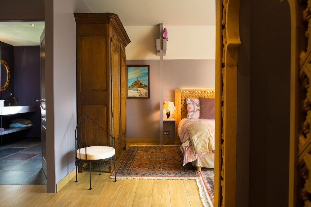 Suite (Villedieu les Poeles) photo 1
