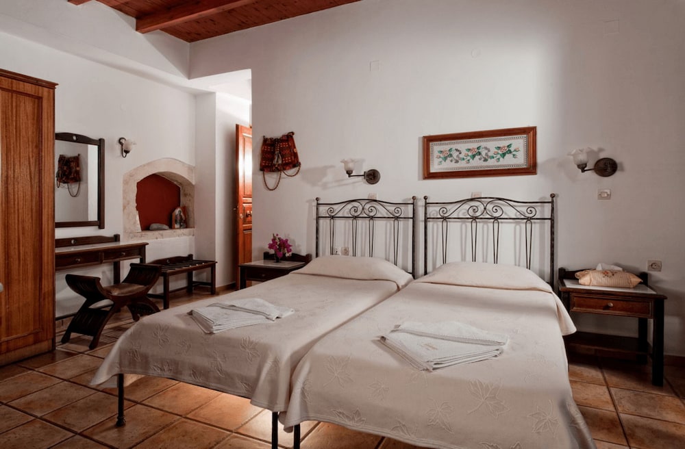 Standard Suite, 1 Double or 2 Twin Beds - Photo 14