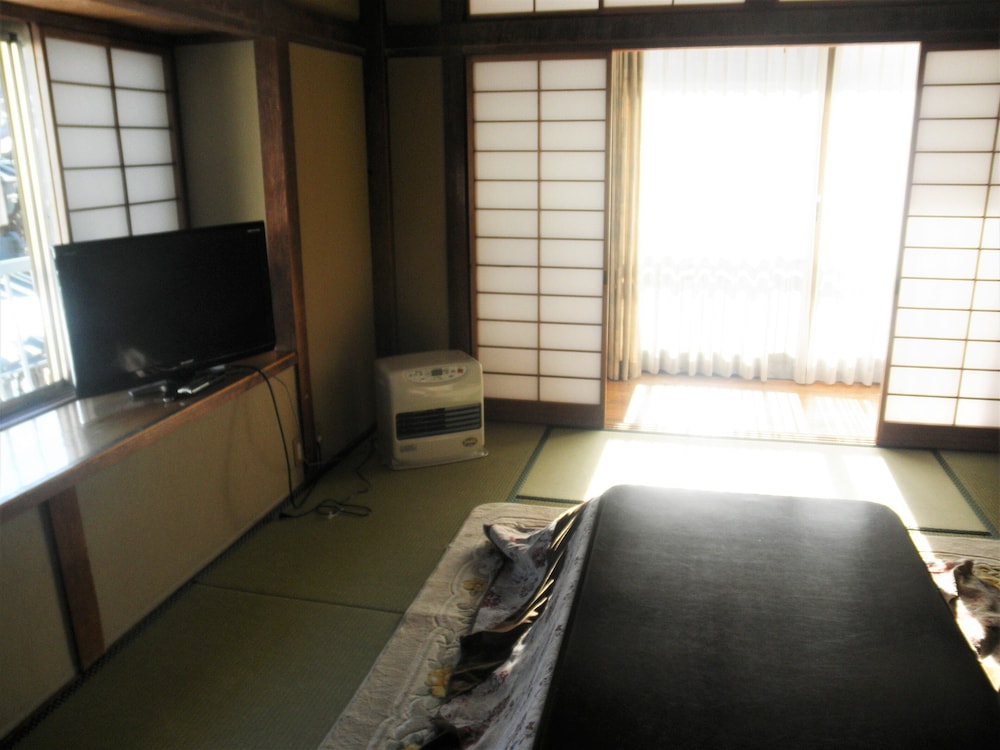 Quadruple Room with Mountain View photo 2