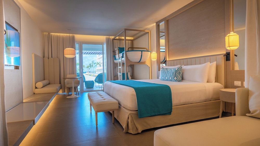 Princess Family Junior Suite with Bunk Beds photo 3