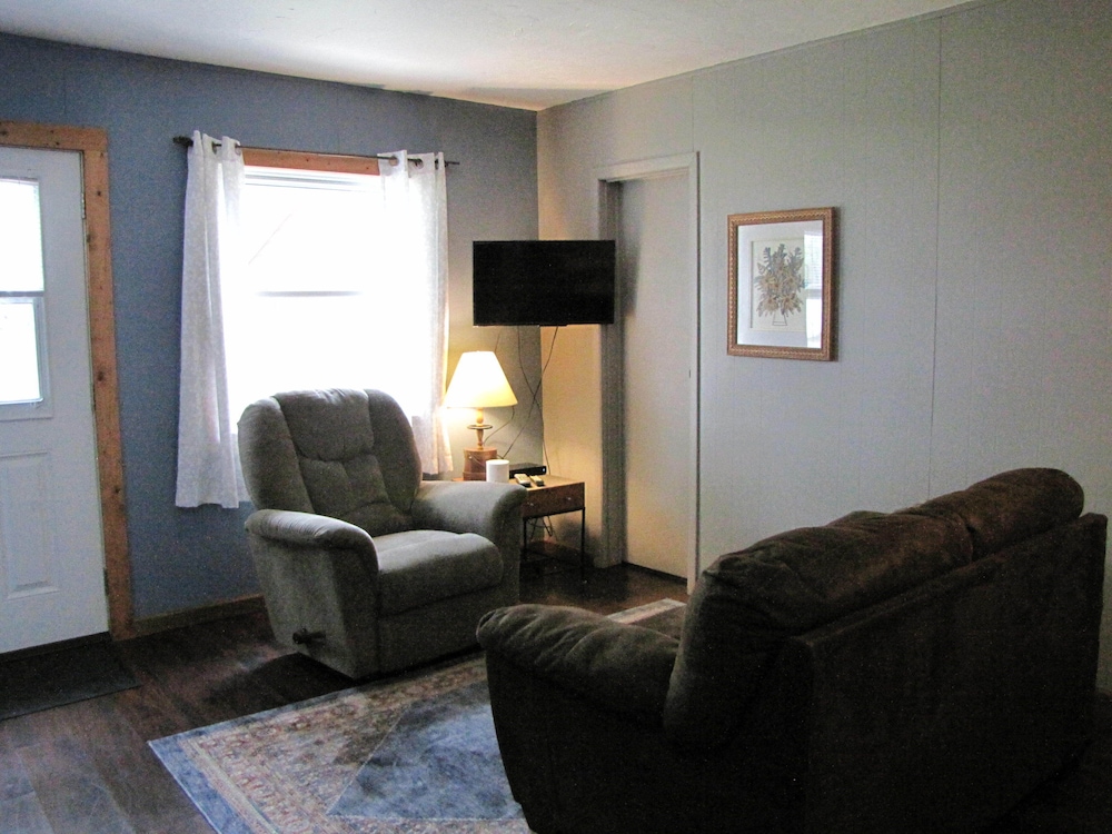 Standard Cabin, 1 Queen Bed photo 3