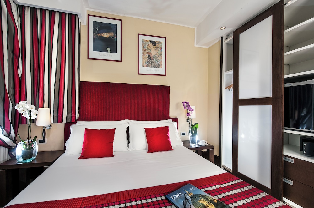 Camera Superior con letto matrimoniale o 2 letti singoli, vista città con terrazza photo 2