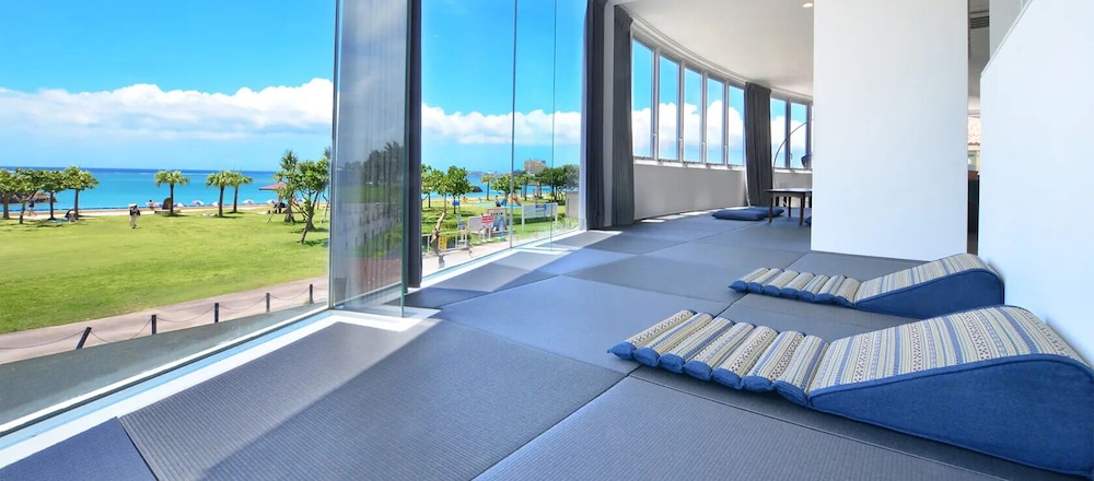 Superior Studio Suite, Ocean View, Beachfront photo 1