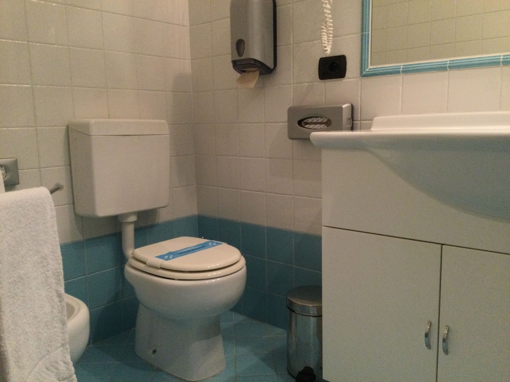 Double or Twin Room (Living) - Photo 6