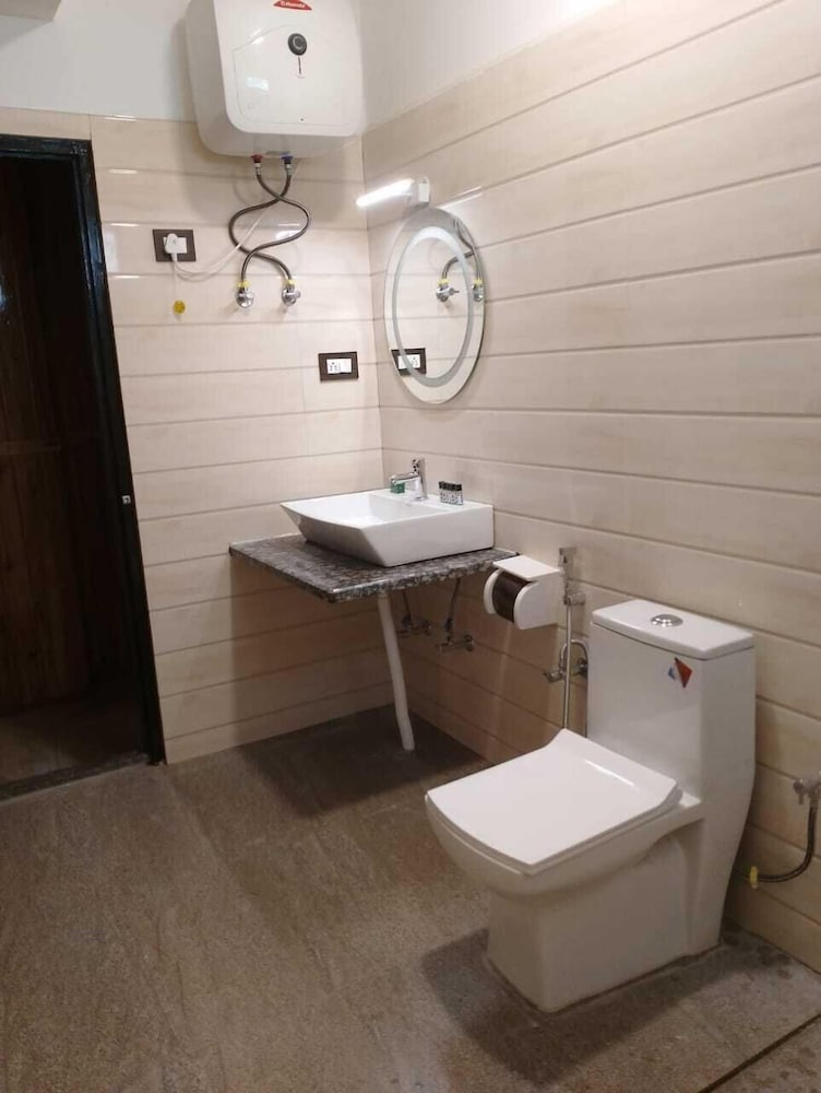 Premium Suite - Photo 9