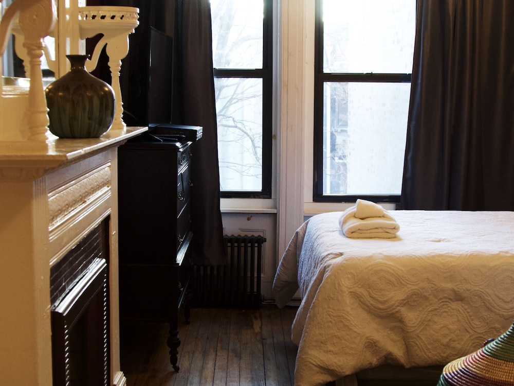 Standard Double Room, Private Bathroom, Garden View (Zora Neale Hurston) photo 2