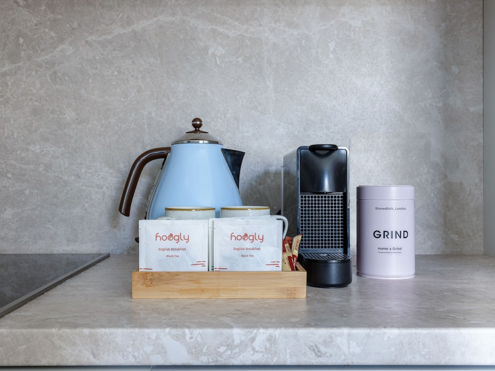 Medium Studio with Kitchenette - Photo 3
